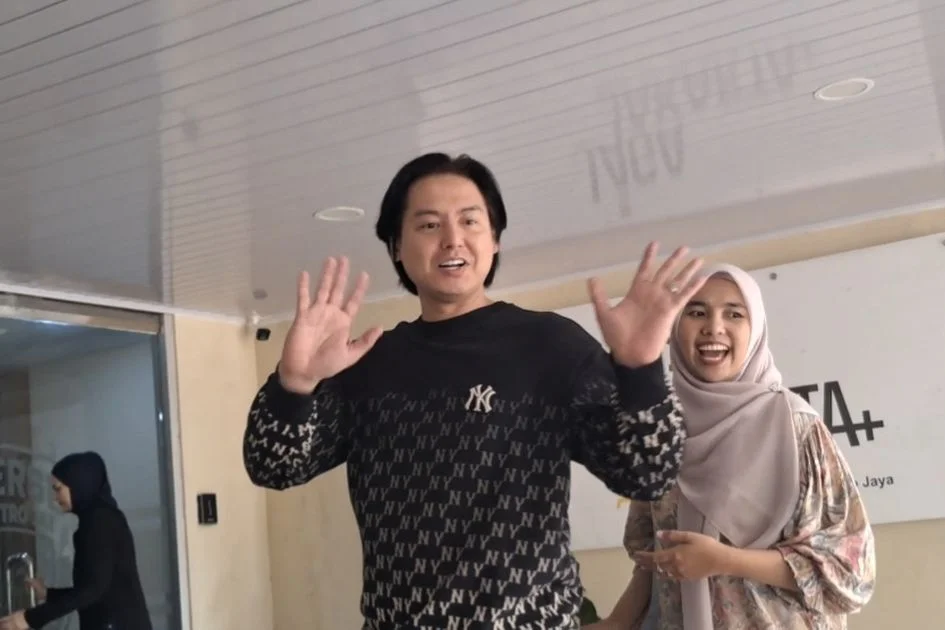 Selebriti Roger Danuarta dan Cut Meyriska Datangi Polda, Jadi Saksi Bisnis Umrah Hanania Group