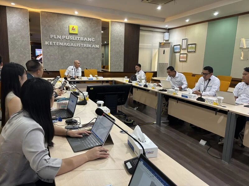 SMM dan PLN Bahas Pengembangan Energi Surya serta Modernisasi Jaringan Listrik Indonesia
