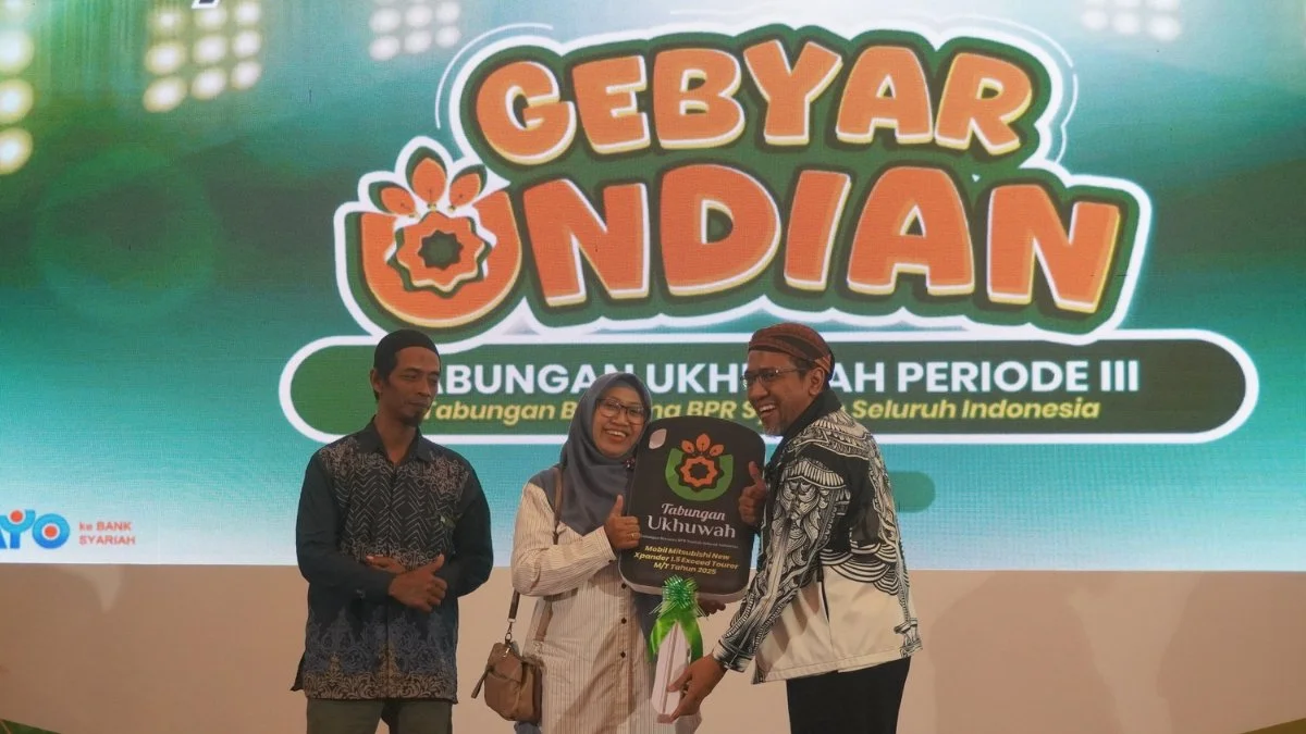 Rezeki di Ujung Penantian, Sri Widiastuti Raih Mitsubishi Xpander Hadiah Tabungan Ukhuwah