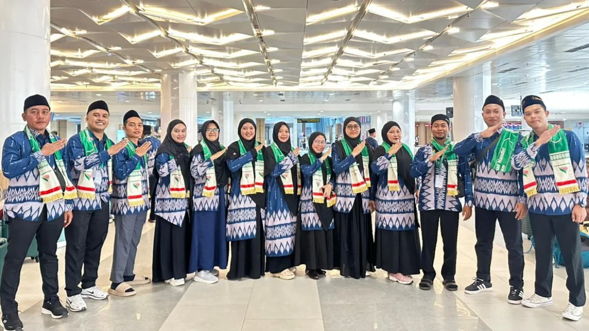 BPRS Dinar Ashri Berangkatkan 14 Karyawan Umrah, Bentuk Apresiasi atas Dedikasi dan Kinerja