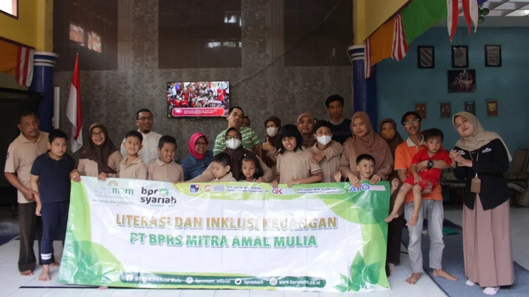 BPRS Mitra Amal Mulia Dorong Budaya Menabung dan Kemandirian Finansial Anak SLB di Sleman