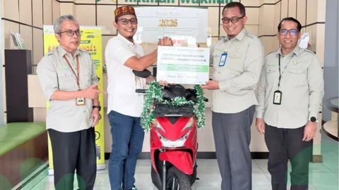 Empat Nasabah Ketiban Rezeki, BPR Syariah Hikmah Wakilah Serahkan Hadiah Tabungan Ukhuwah