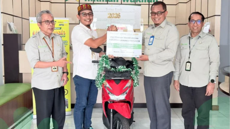 Empat Nasabah Ketiban Rezeki, BPR Syariah Hikmah Wakilah Serahkan Hadiah Tabungan Ukhuwah