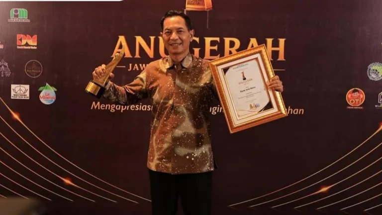 BPR Arto Moro Raih Penghargaan Ekonomi Kerakyatan, Aset Tembus Rp1,401 Triliun