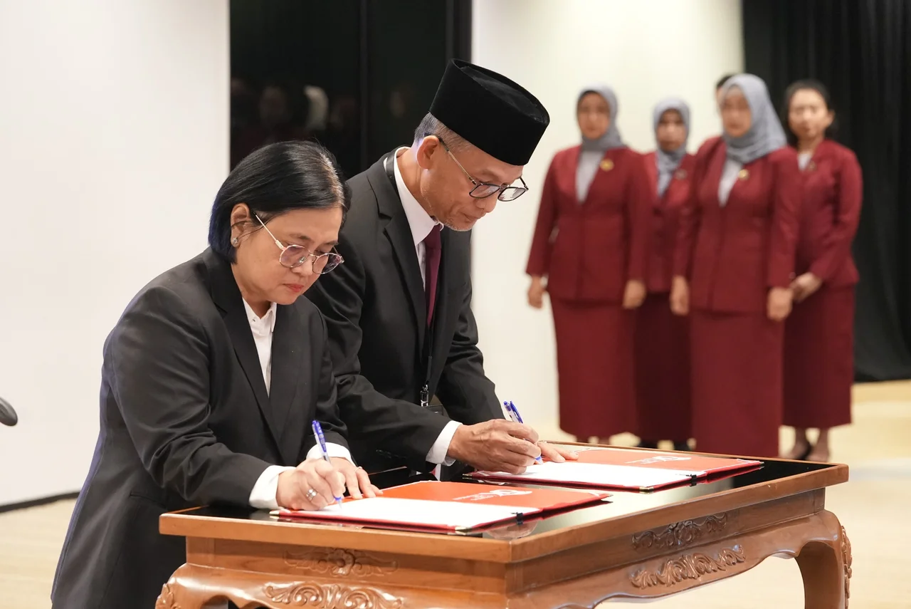 OJK Lantik Sri Kurniati dan Moh. Fredly Nasution, Ini Jabatan Barunya
